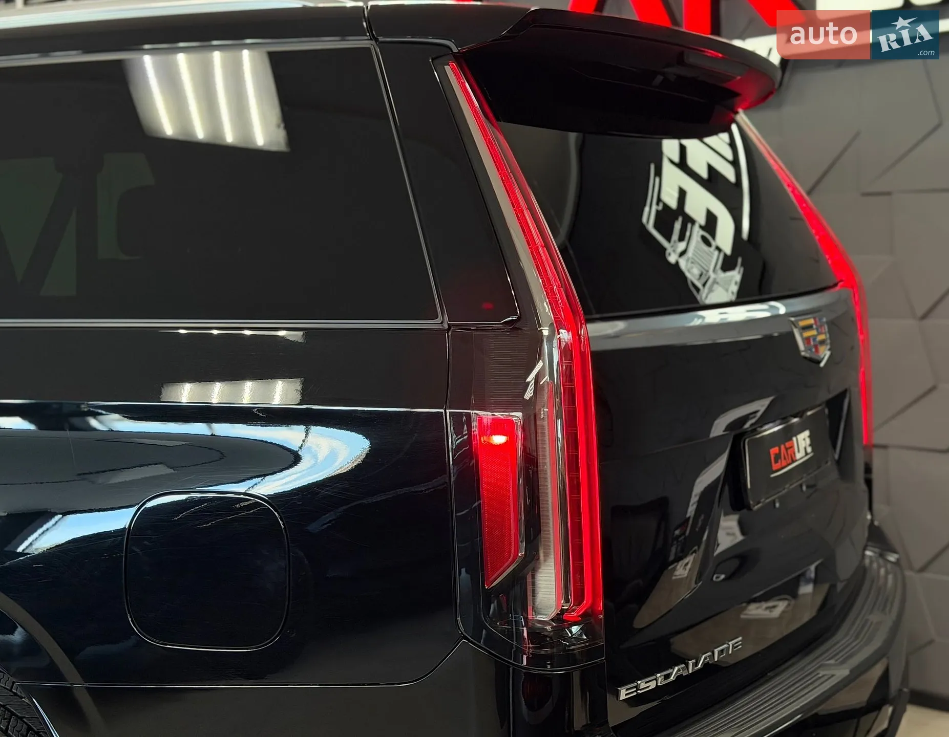 2023 Cadillac Escalade - мініатюра 25