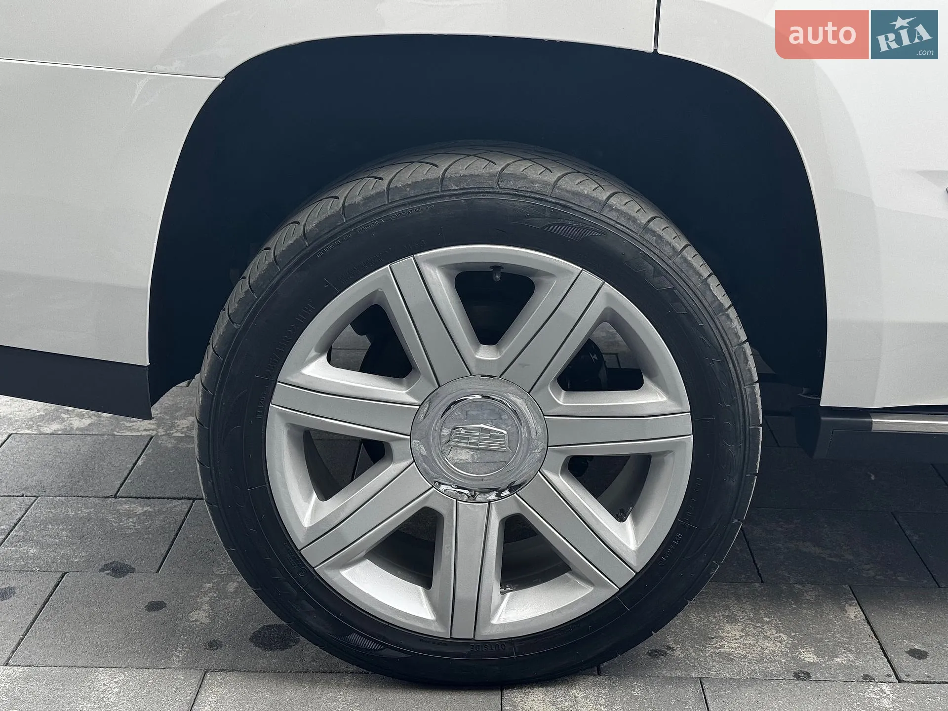 2016 Cadillac Escalade - мініатюра 28