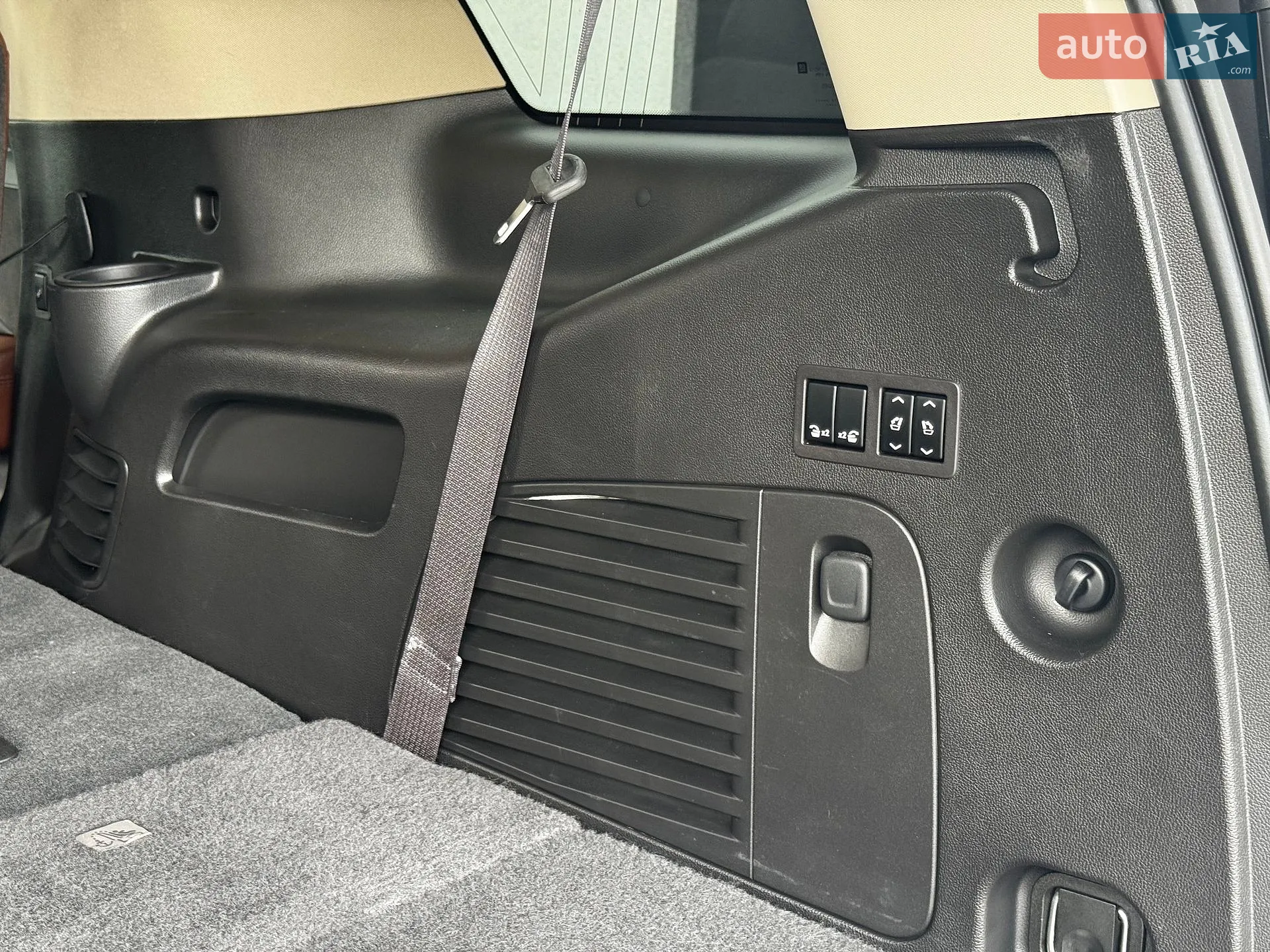 2016 Cadillac Escalade - мініатюра 64