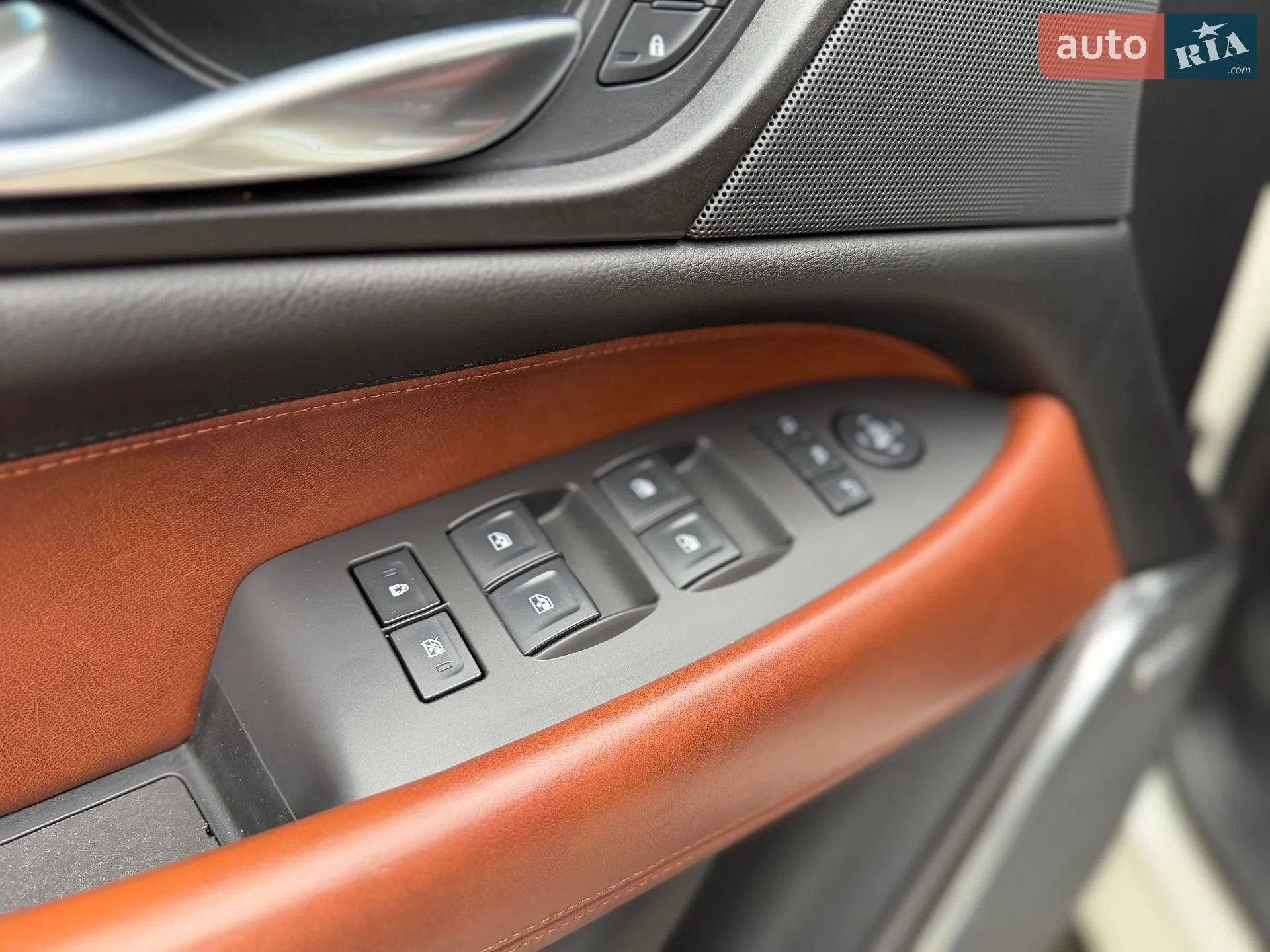 2014 Cadillac Escalade - мініатюра 28