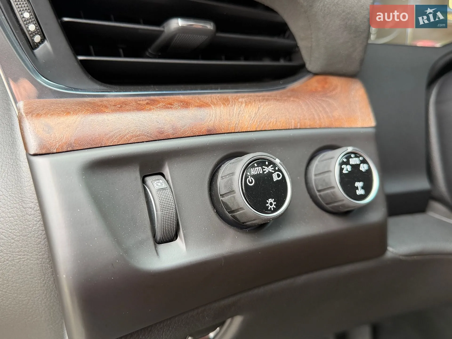 2014 Cadillac Escalade - мініатюра 35