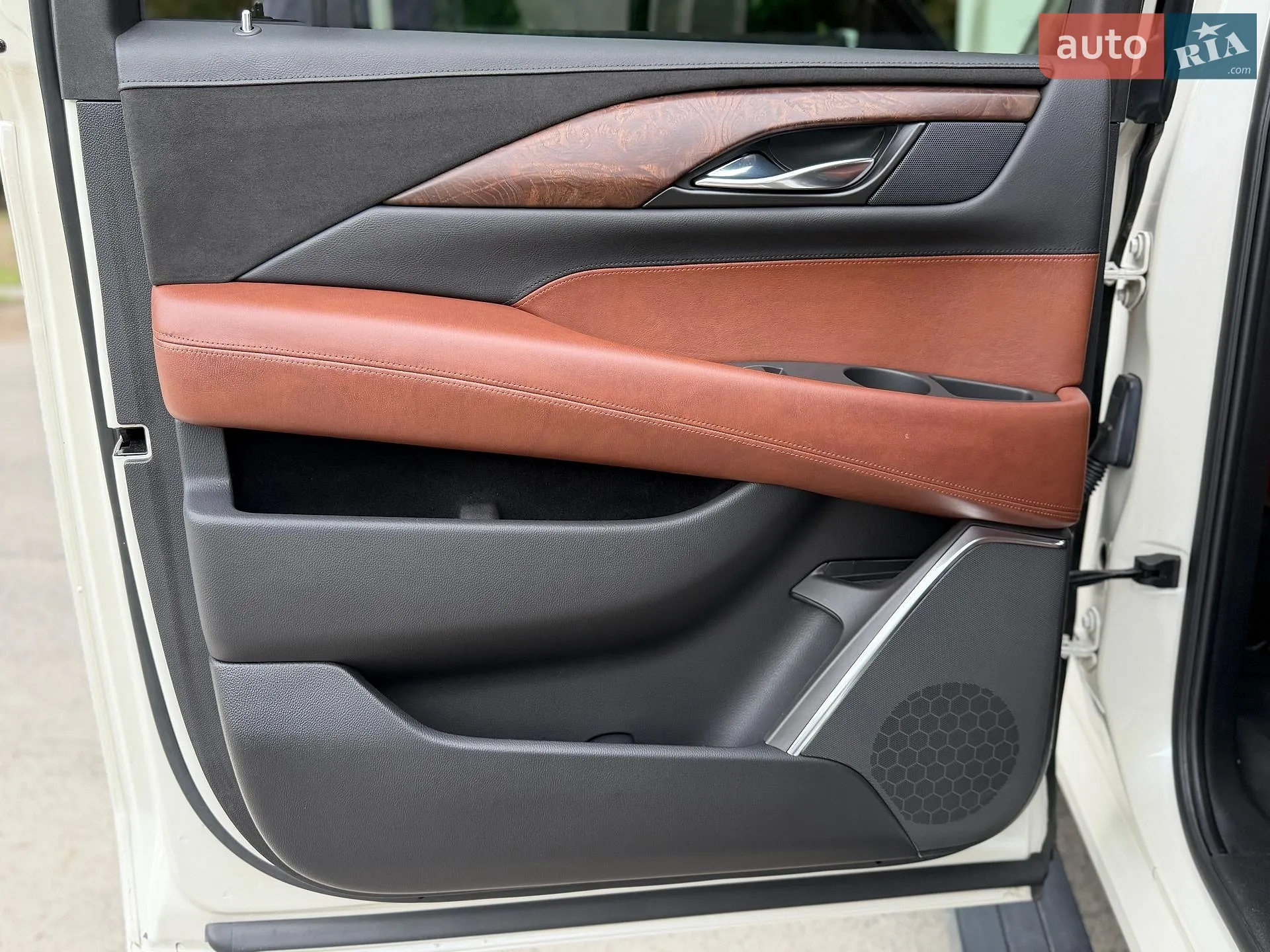2014 Cadillac Escalade - мініатюра 53