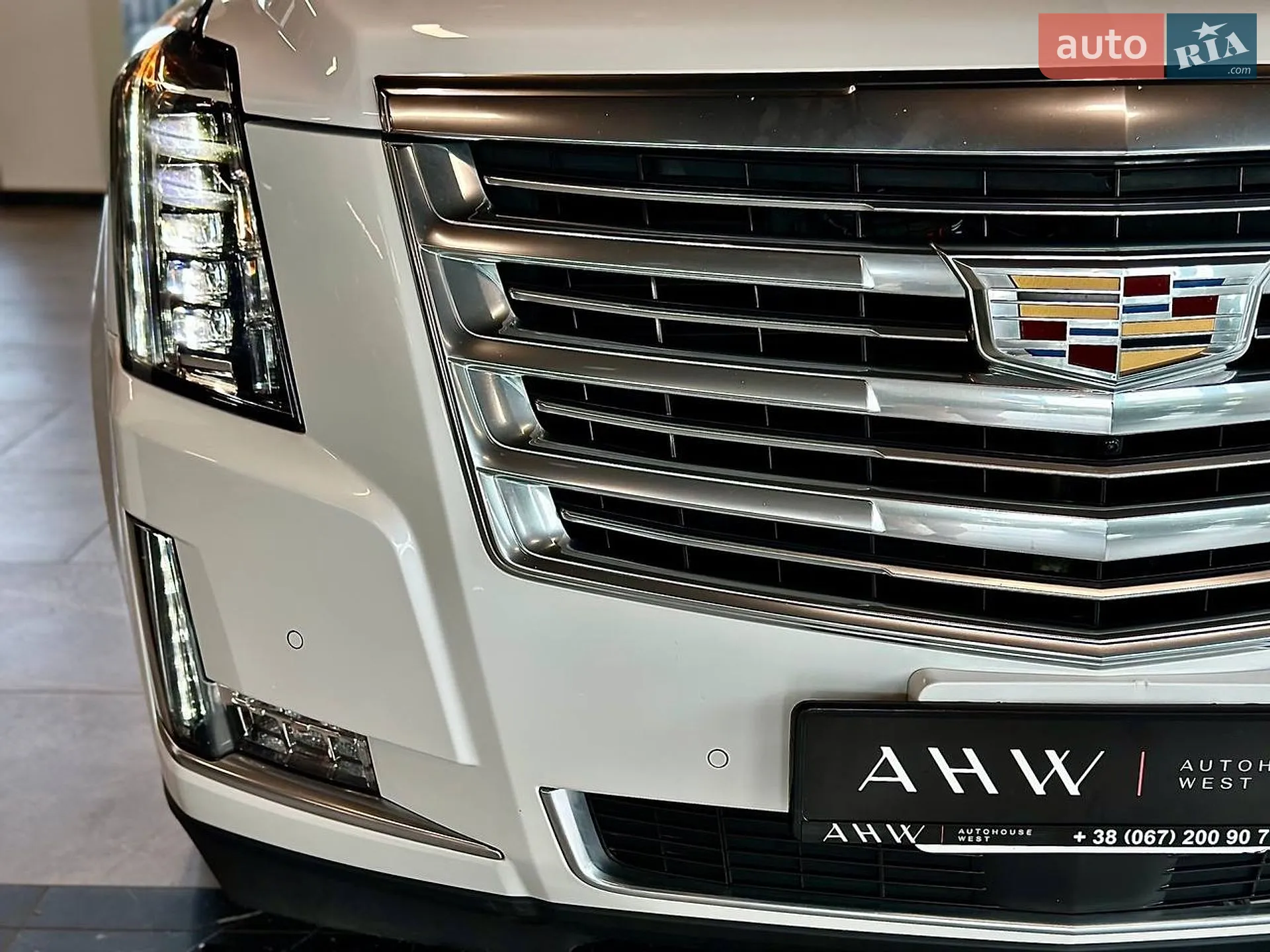 2017 Cadillac Escalade - мініатюра 3