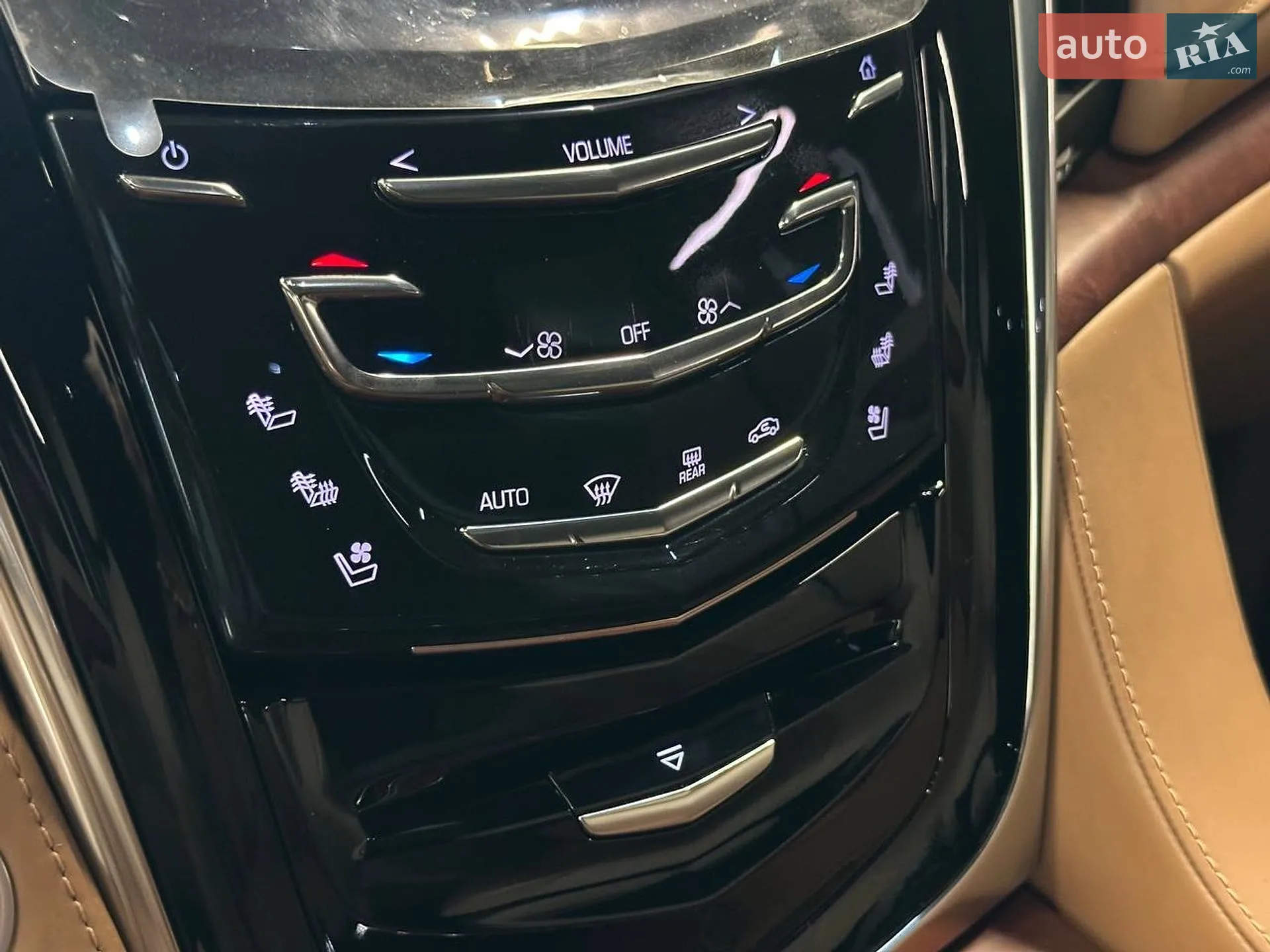 2017 Cadillac Escalade - мініатюра 25