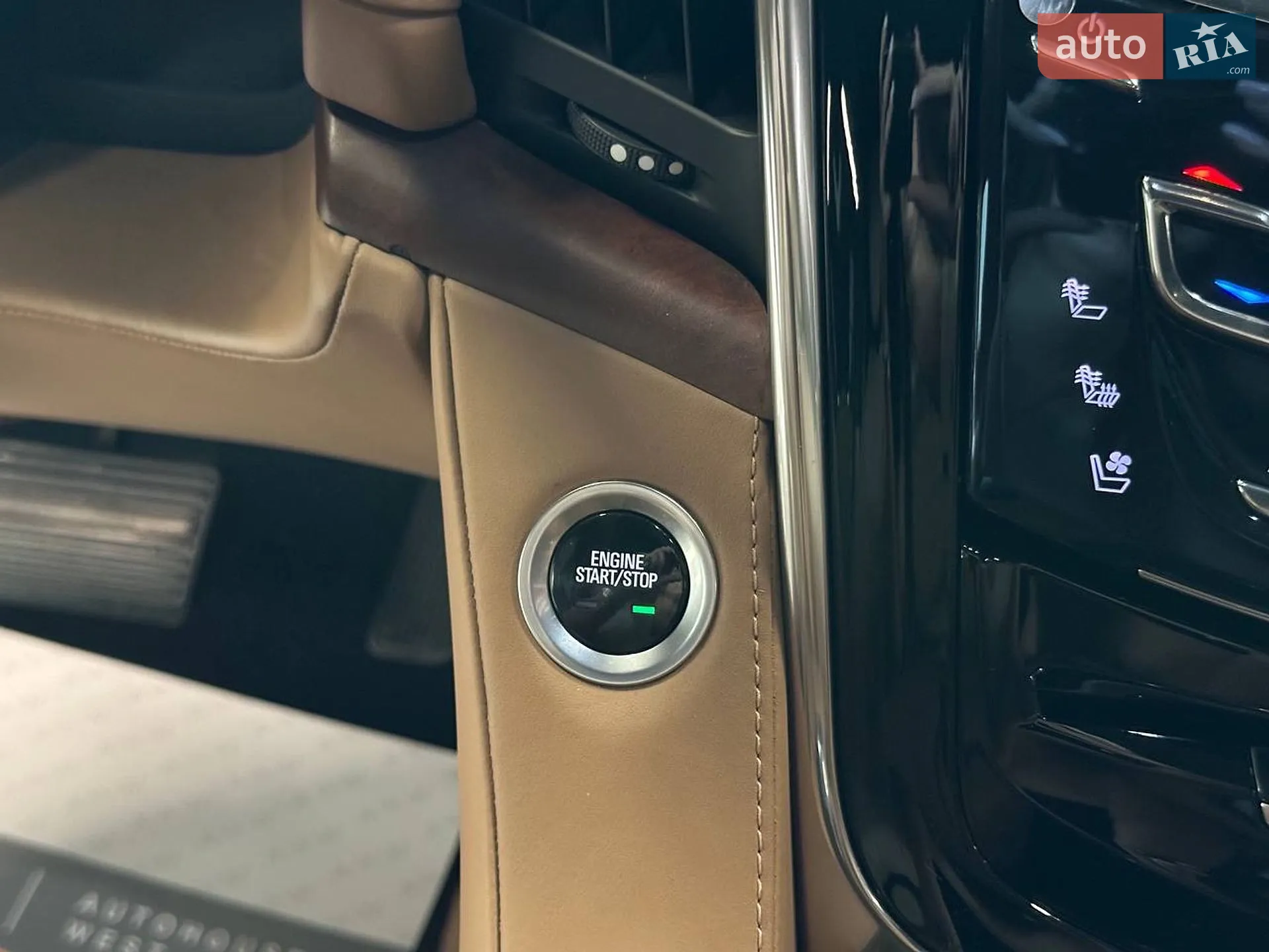 2017 Cadillac Escalade - мініатюра 31