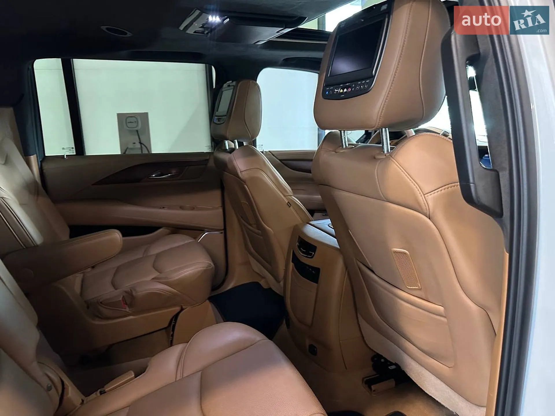 2017 Cadillac Escalade - мініатюра 37