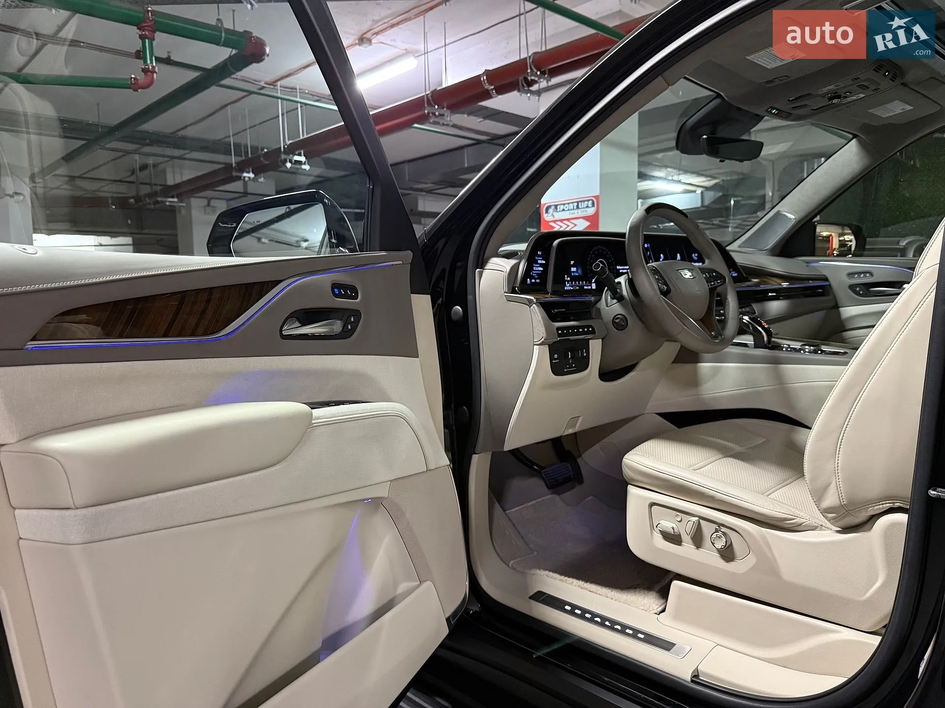 2022 Cadillac Escalade - мініатюра 26