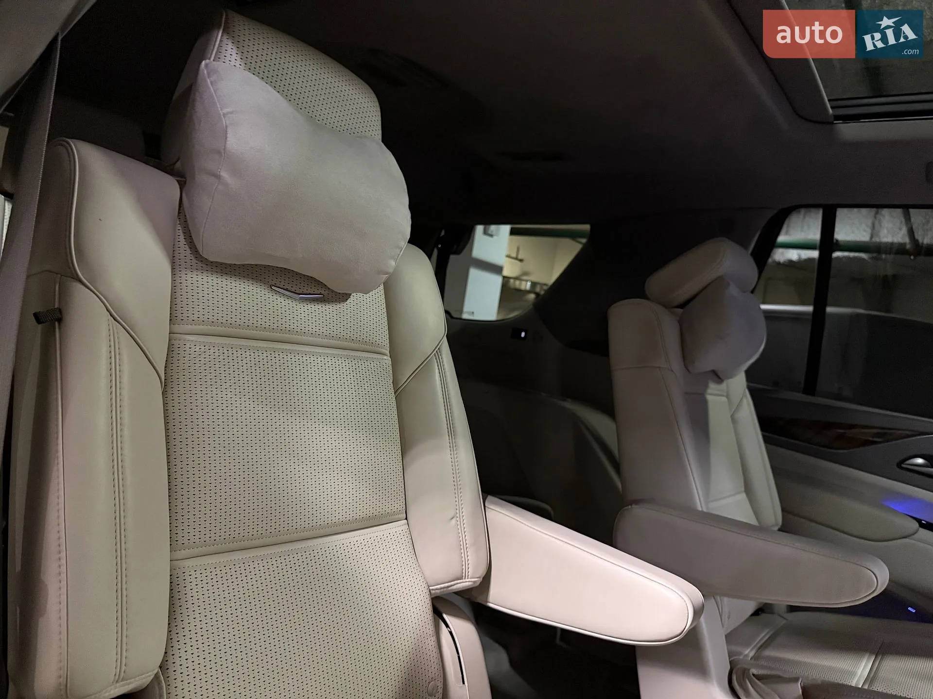 2022 Cadillac Escalade - мініатюра 98