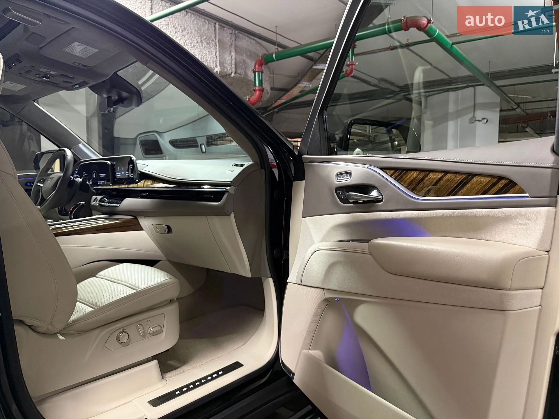 2022 Cadillac Escalade - мініатюра 103