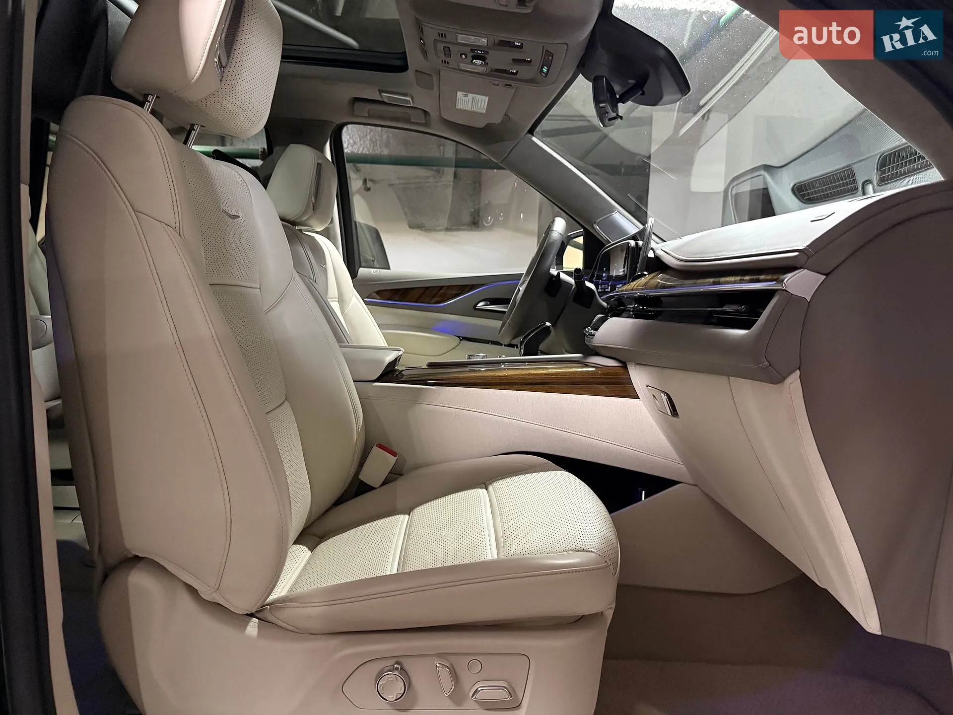 2022 Cadillac Escalade - мініатюра 108