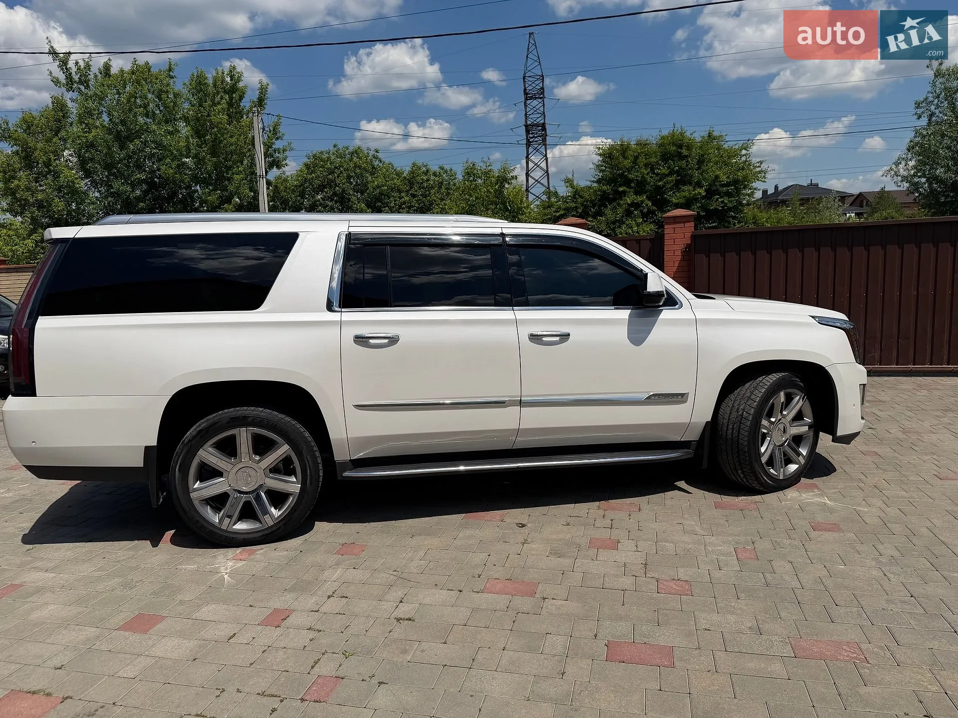 2017 Cadillac Escalade - мініатюра 31