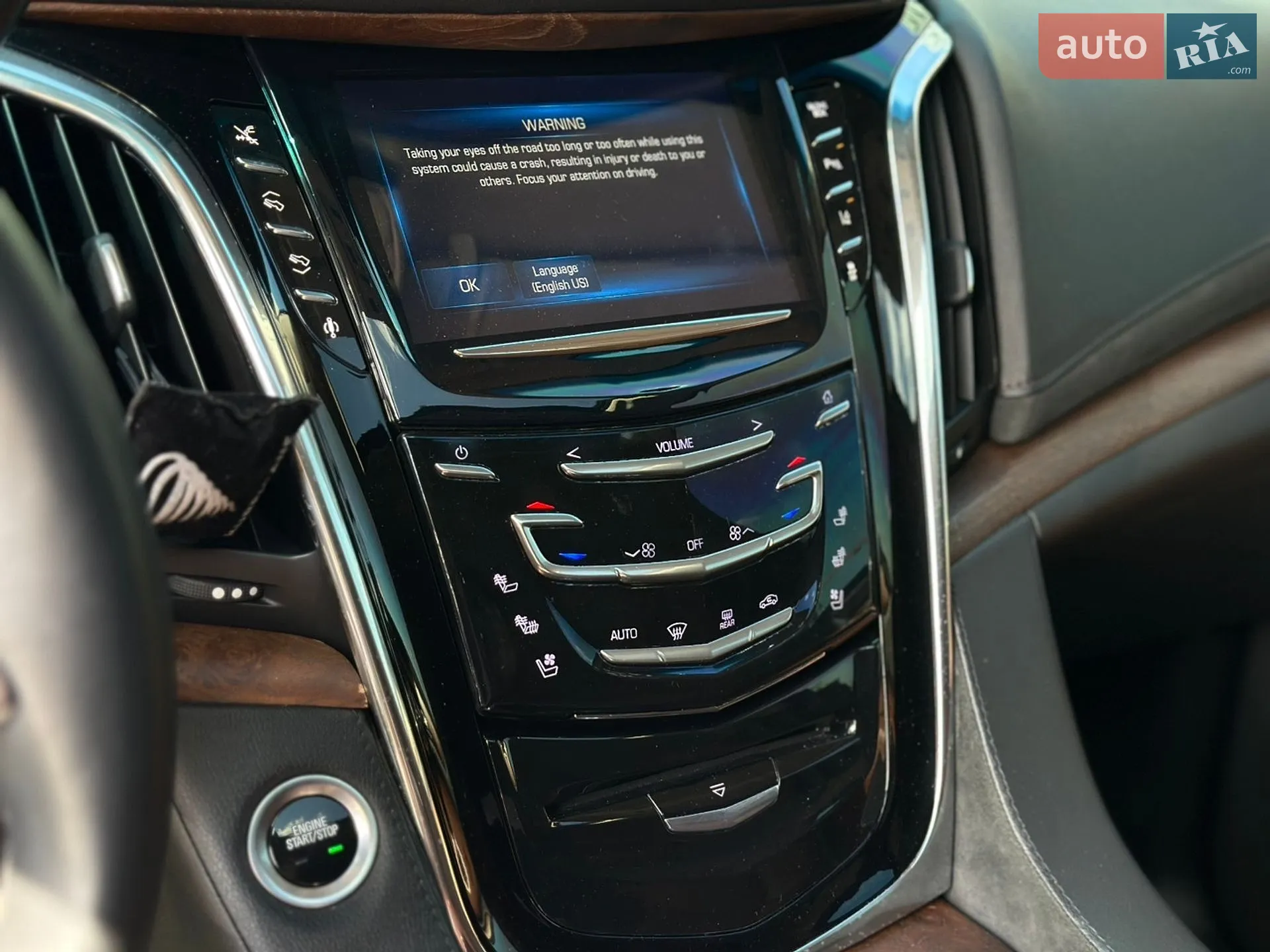 2014 Cadillac Escalade - мініатюра 21