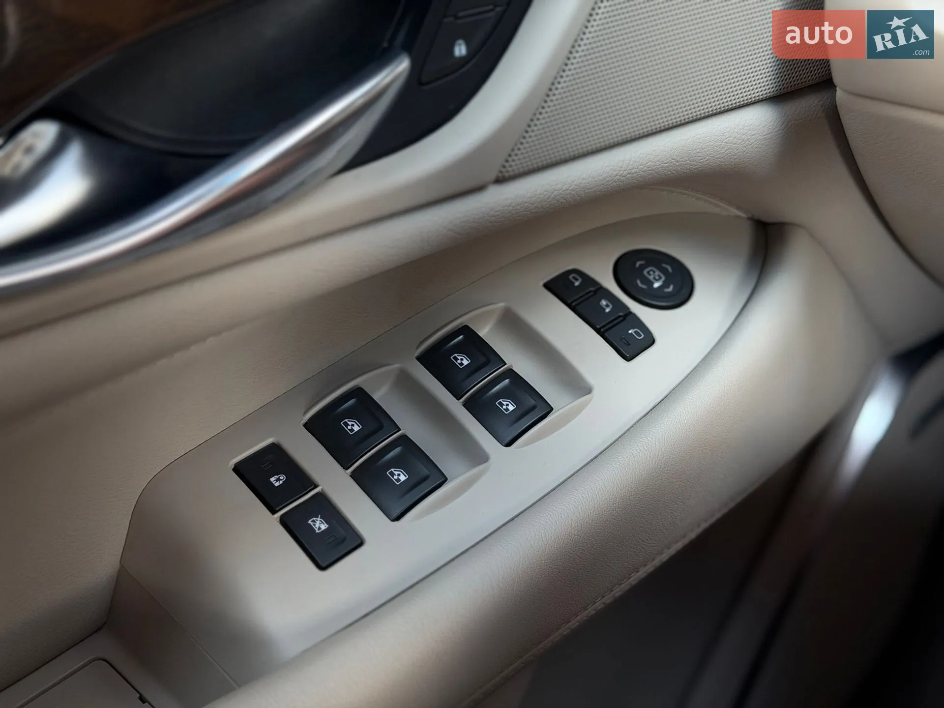 2018 Cadillac Escalade - мініатюра 19