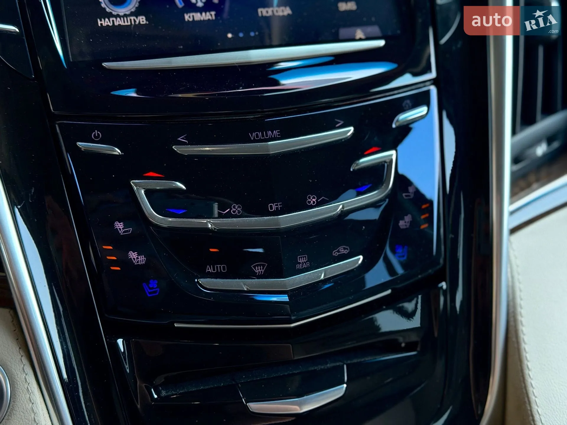 2018 Cadillac Escalade - мініатюра 21
