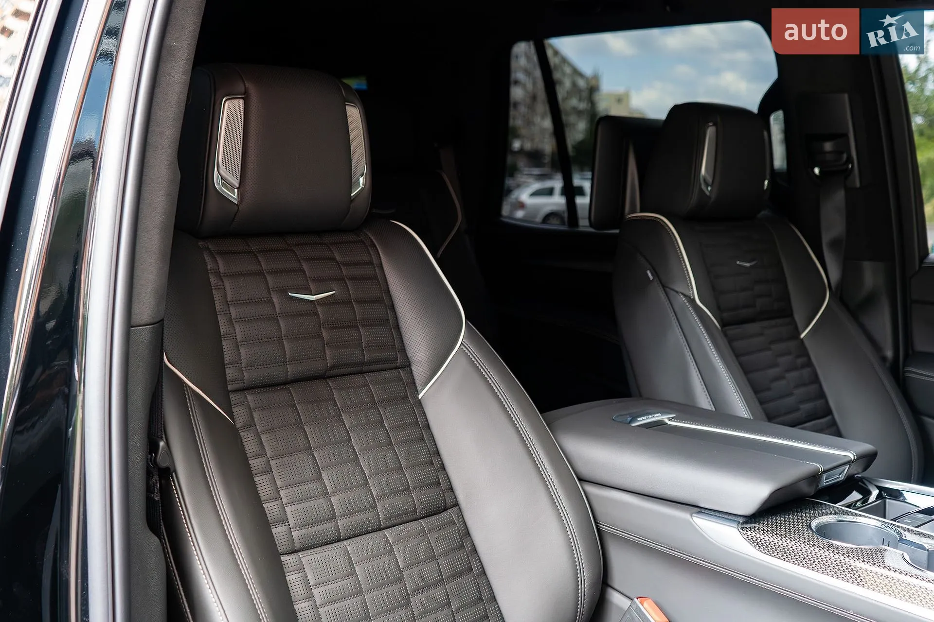2026 Cadillac Escalade - мініатюра 56