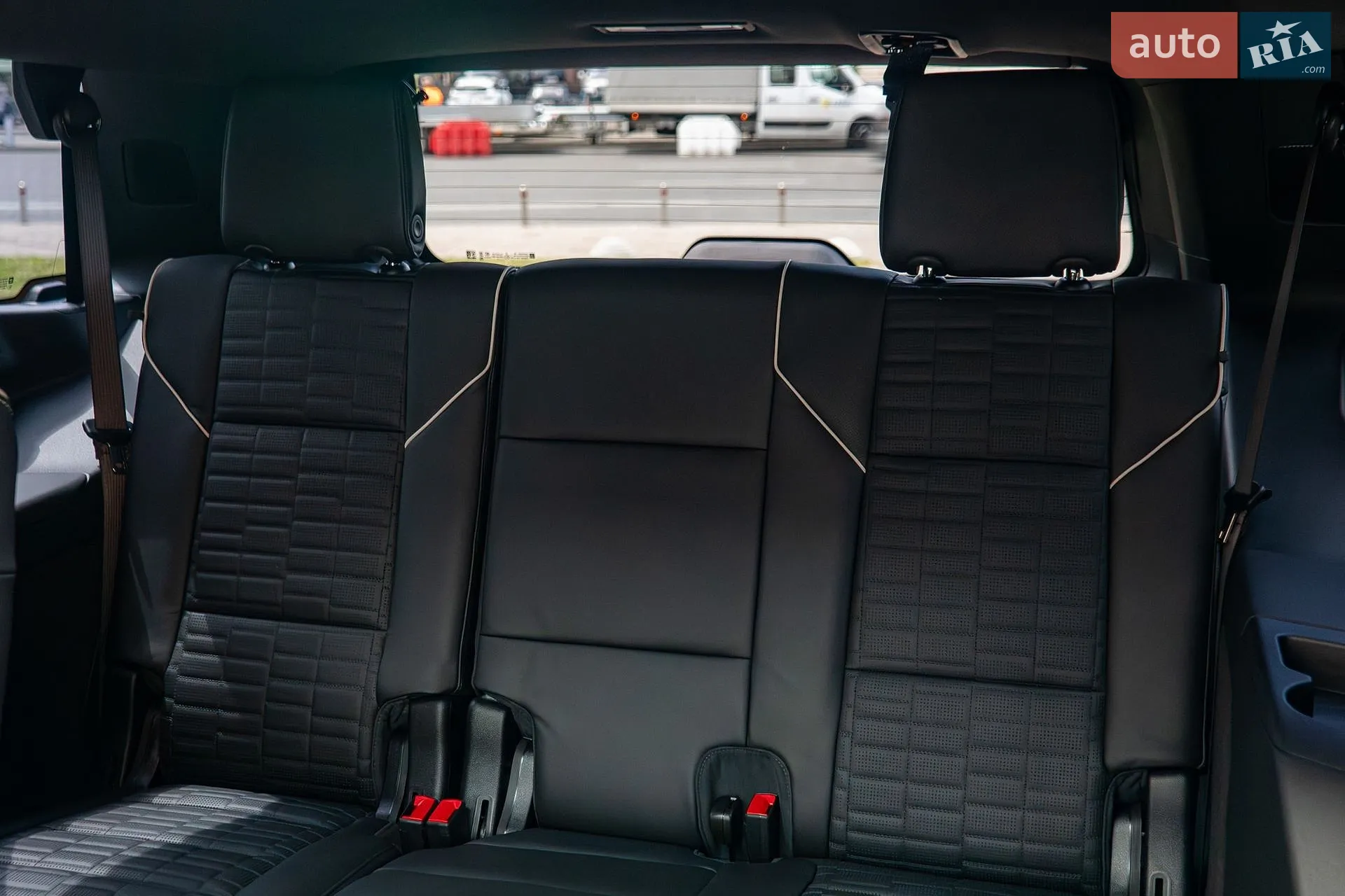 2026 Cadillac Escalade - мініатюра 69