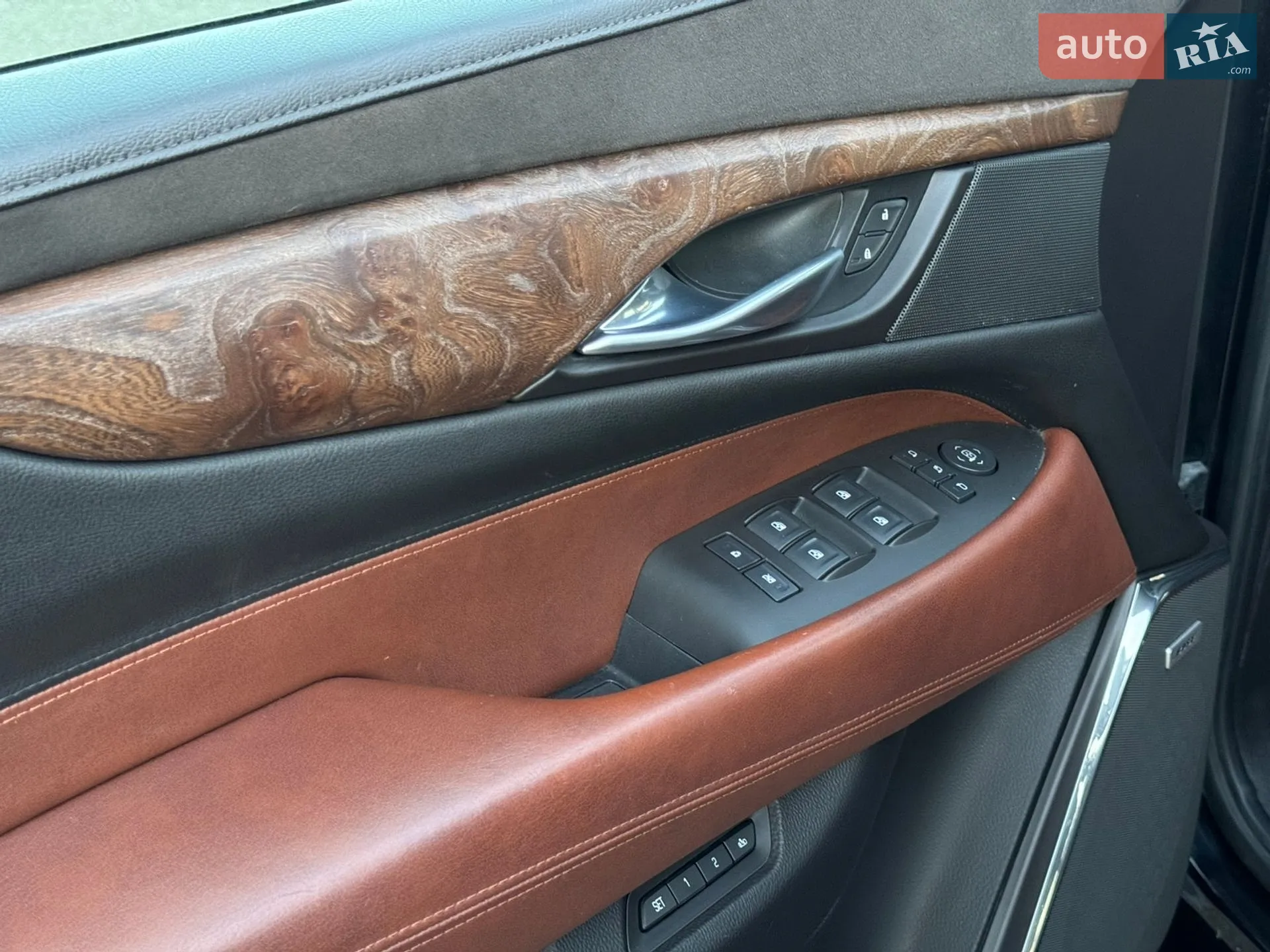 2015 Cadillac Escalade - мініатюра 18