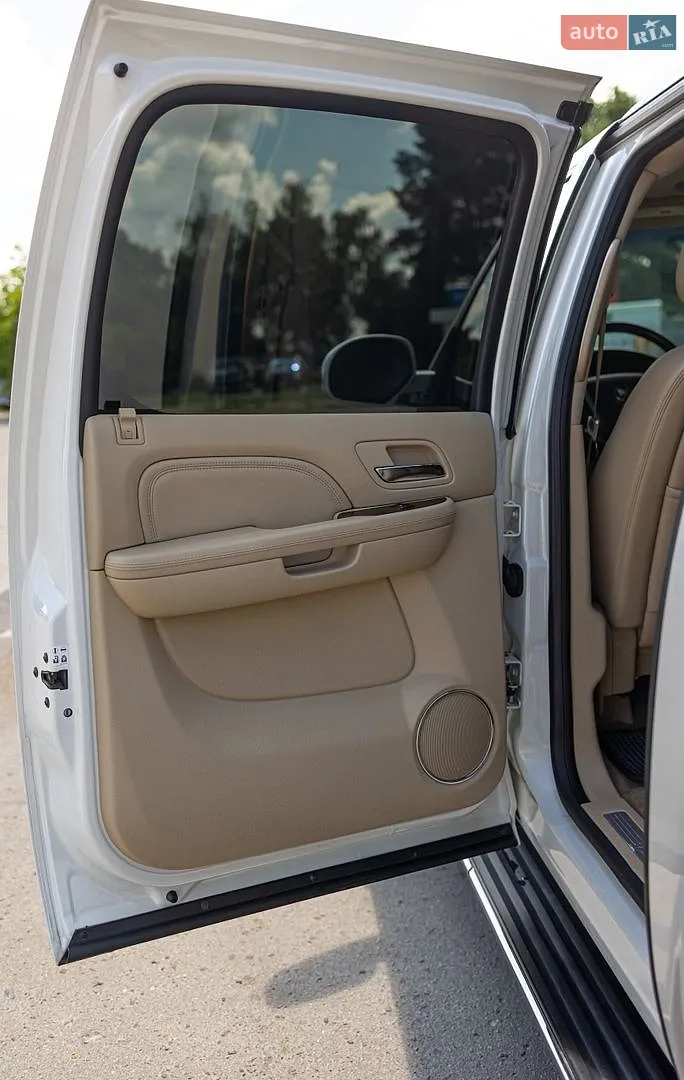 2012 Cadillac Escalade - мініатюра 27
