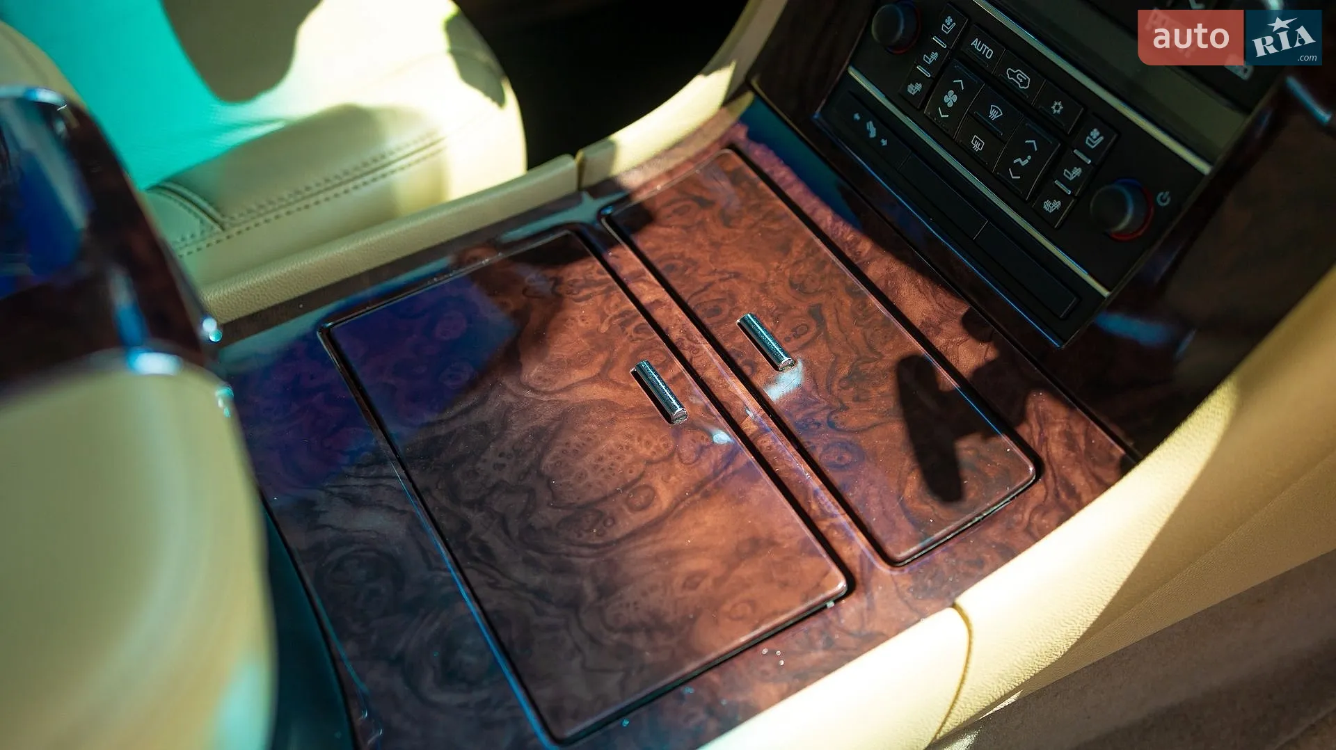 2012 Cadillac Escalade - мініатюра 42