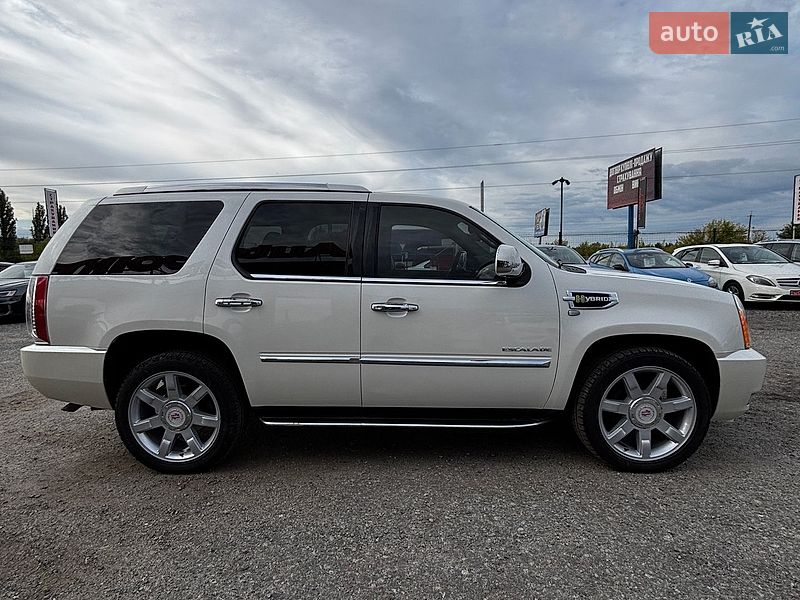 Внедорожник / Кроссовер Cadillac Escalade 2011 в Белогородке