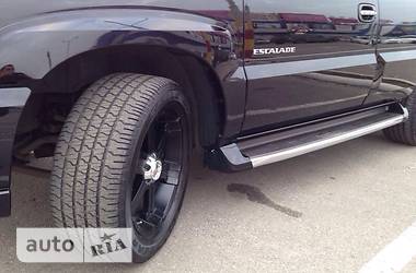 Внедорожник / Кроссовер Cadillac Escalade 2004 в 