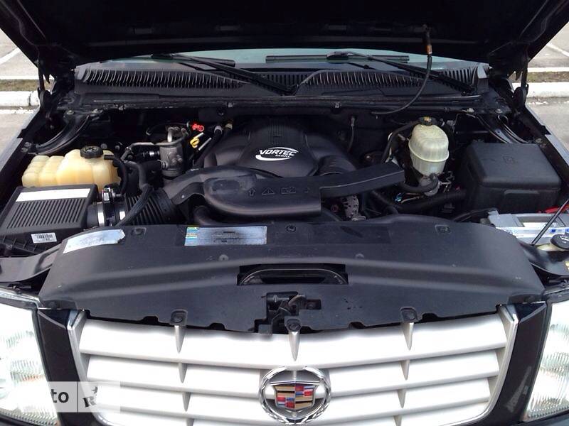 Внедорожник / Кроссовер Cadillac Escalade 2004 в Киеве