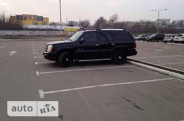 Внедорожник / Кроссовер Cadillac Escalade 2004 в 