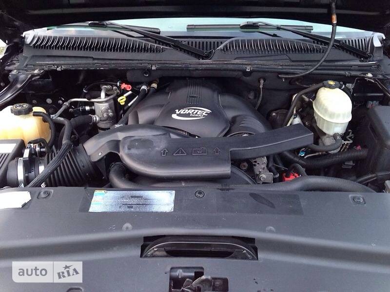 Внедорожник / Кроссовер Cadillac Escalade 2004 в Киеве