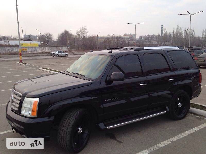 Внедорожник / Кроссовер Cadillac Escalade 2004 в Киеве
