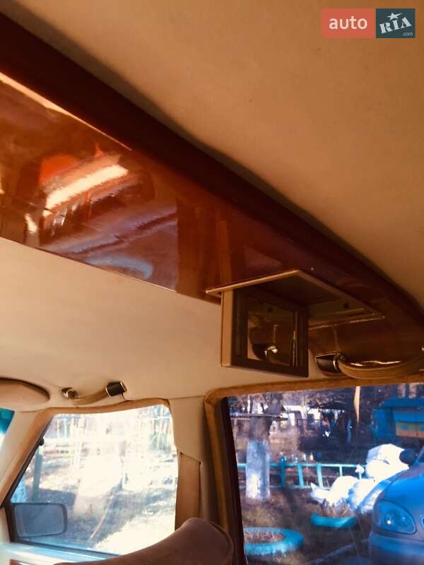 Седан Cadillac Fleetwood 1990 в Ровно