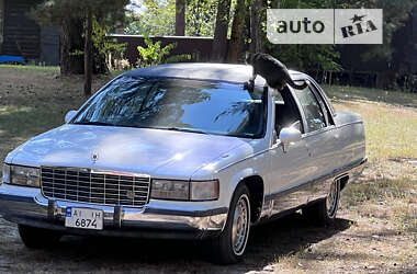 Седан Cadillac Fleetwood 1993 в Киеве