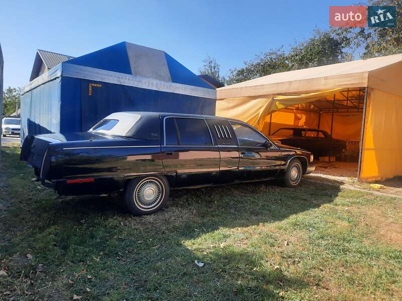 Лимузин Cadillac Fleetwood 1994 в Киеве