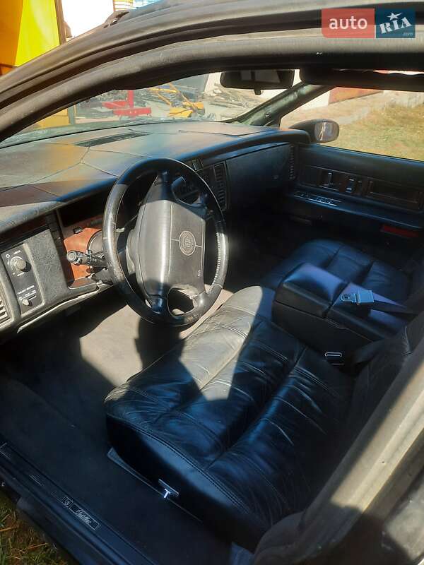 Лимузин Cadillac Fleetwood 1994 в Киеве