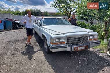 Лімузин Cadillac Fleetwood 1988 в Києві