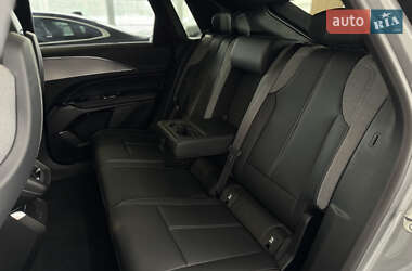 Позашляховик / Кросовер Cadillac Lyriq 2024 в 