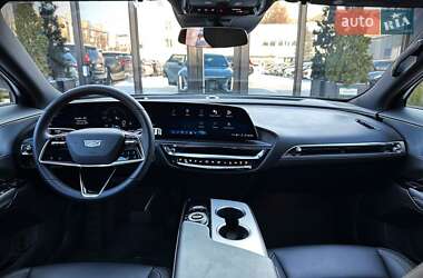 Внедорожник / Кроссовер Cadillac Lyriq 2024 в 