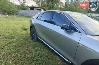 Фастбэк Cadillac Lyriq 2023 в 