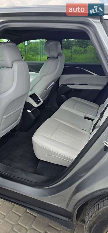 Позашляховик / Кросовер Cadillac Lyriq 2023 в Києві
