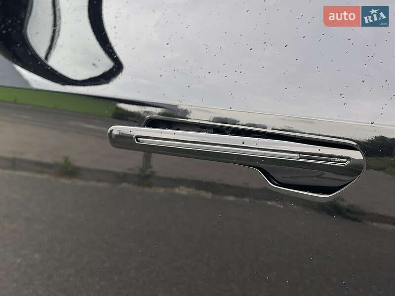 Внедорожник / Кроссовер Cadillac Lyriq 2023 в Киеве