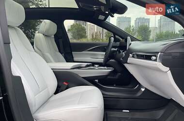 Внедорожник / Кроссовер Cadillac Lyriq 2023 в 