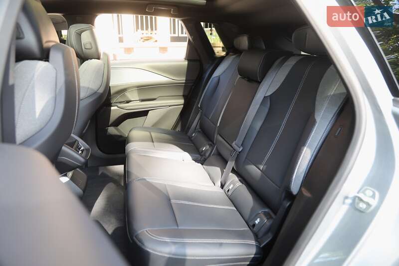 Внедорожник / Кроссовер Cadillac Lyriq 2024 в Харькове