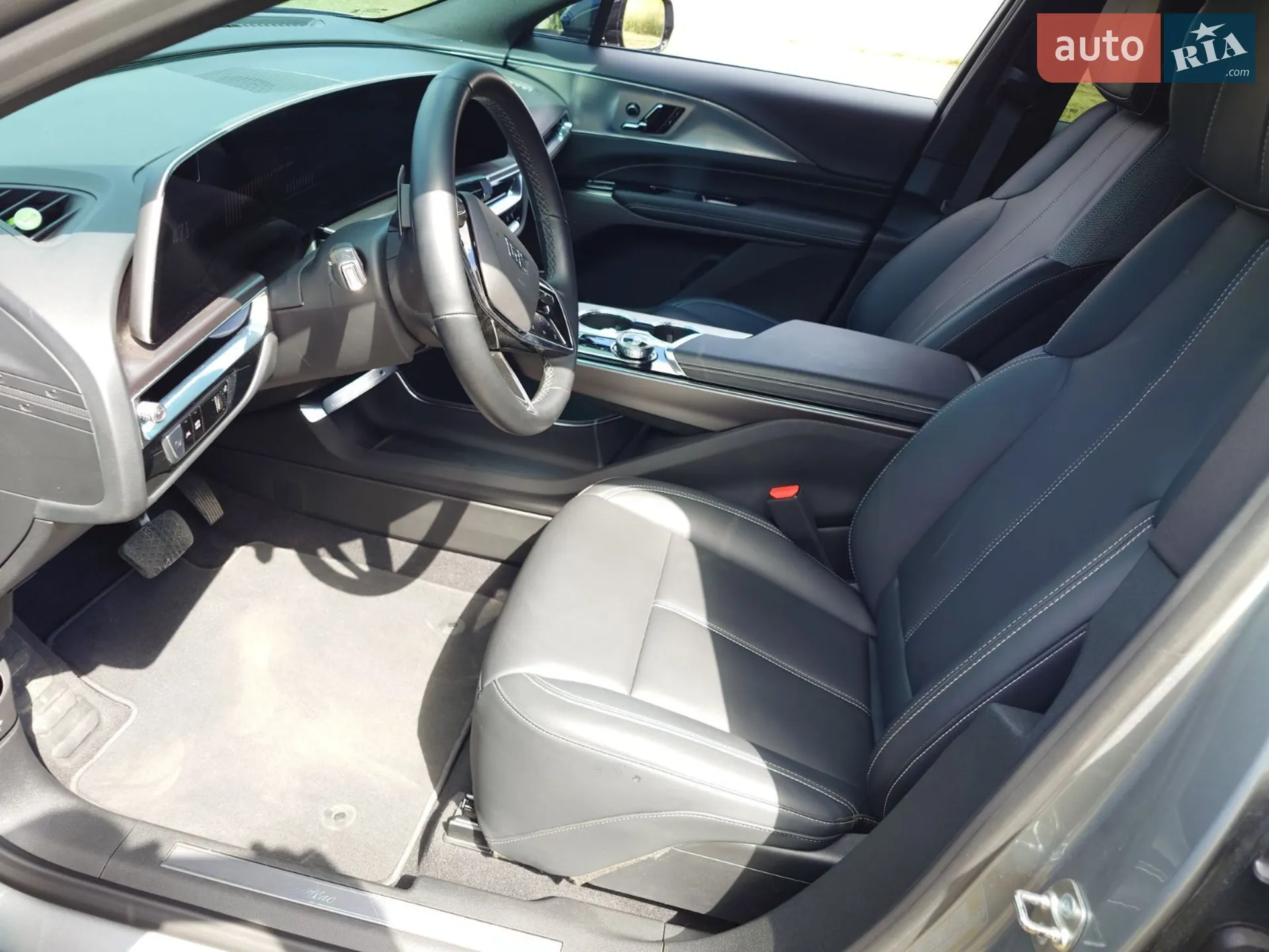 2023 Cadillac Lyriq - мініатюра 9