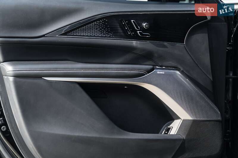 Внедорожник / Кроссовер Cadillac Lyriq 2022 в Ужгороде фото 32 Внедорожник / Кроссовер Cadillac Lyriq 2022 в Ужгороде