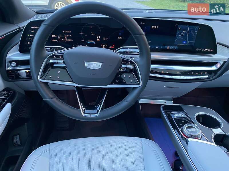Внедорожник / Кроссовер Cadillac Lyriq 2023 в Ровно