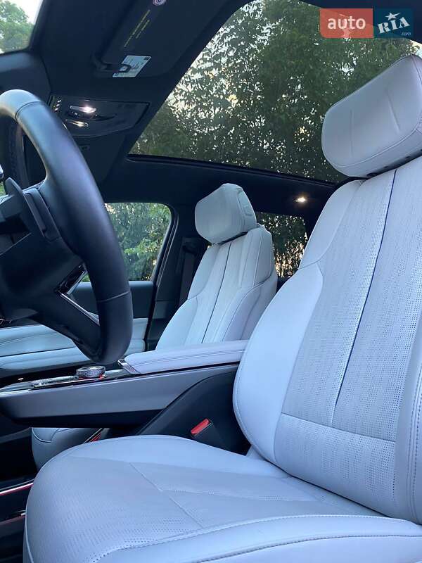 Внедорожник / Кроссовер Cadillac Lyriq 2023 в Ровно