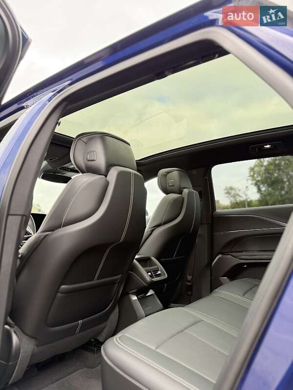 Внедорожник / Кроссовер Cadillac Lyriq 2023 в Киеве