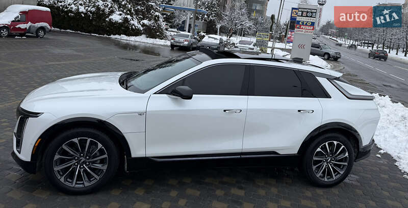 Лифтбек Cadillac Lyriq 2024 в Львове