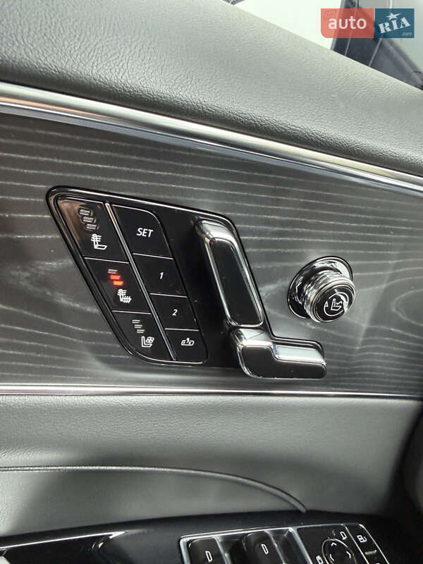 Лифтбек Cadillac Lyriq 2024 в Львове