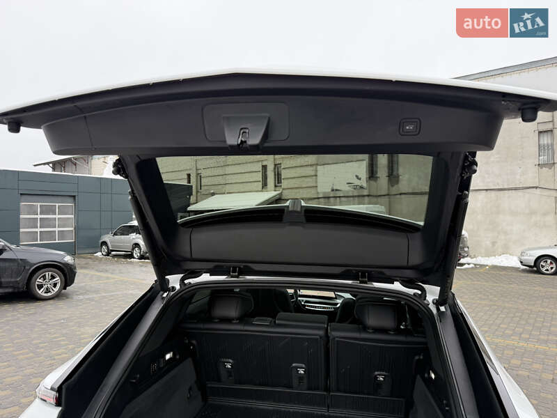 Лифтбек Cadillac Lyriq 2024 в Львове