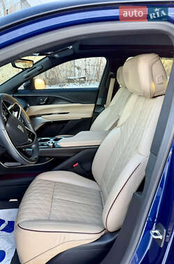 Внедорожник / Кроссовер Cadillac Lyriq 2023 в Киеве